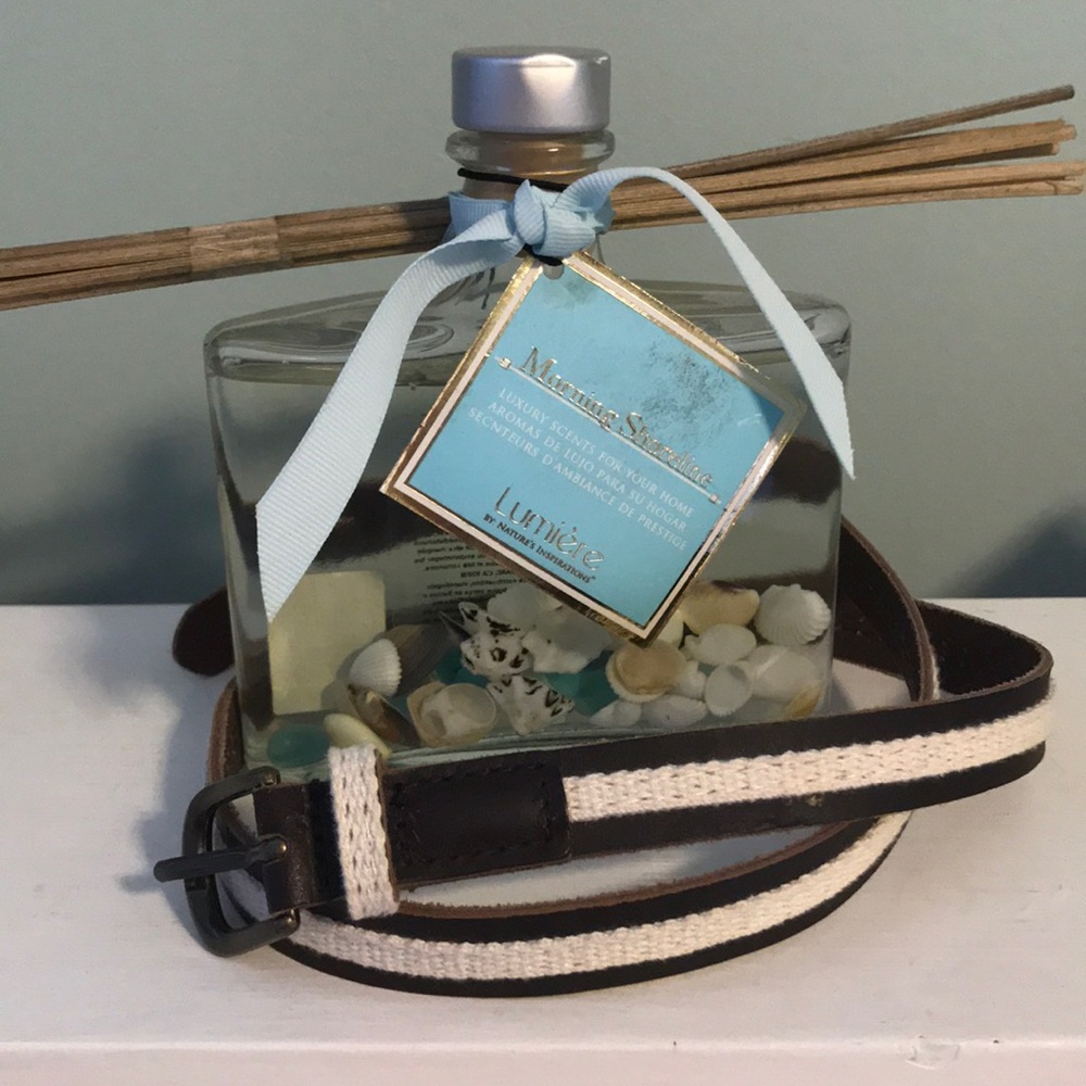 Brown and white skinny belt